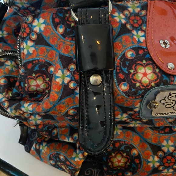 Large vibrant purse/bag with multiple zippers and snaps. Made in Mexico. - Picture 7 of 16